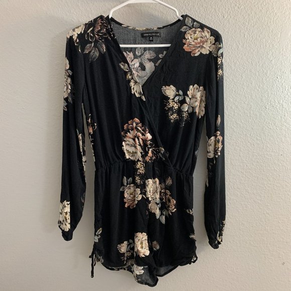 Kendall & Kylie Pants - Kendall & Kylie Floral Romper M